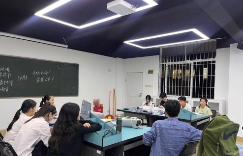 共同角逐这一荣誉的桂冠