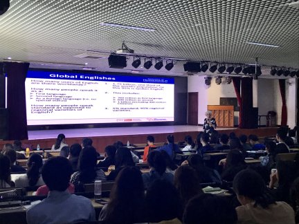 并在六栋学术报告大厅举行了《Glob