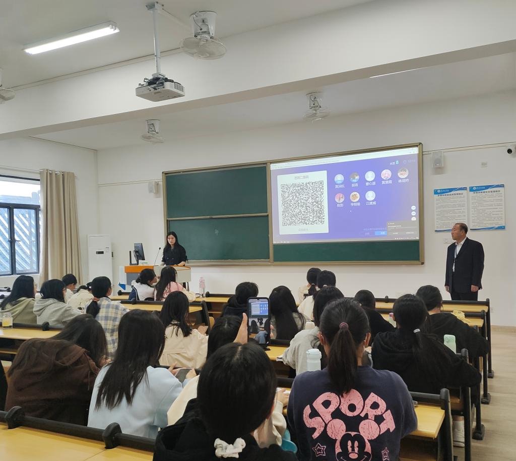 保障军训结束后的首日教学工作正常运行