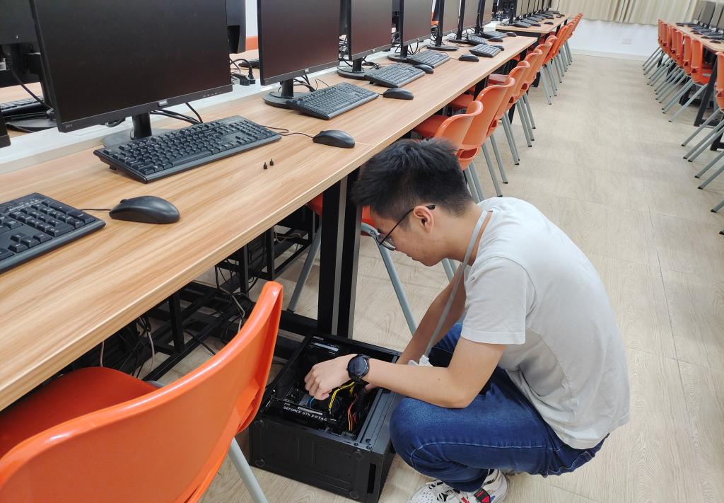 教学设施使用状态和教风学风建设情况进