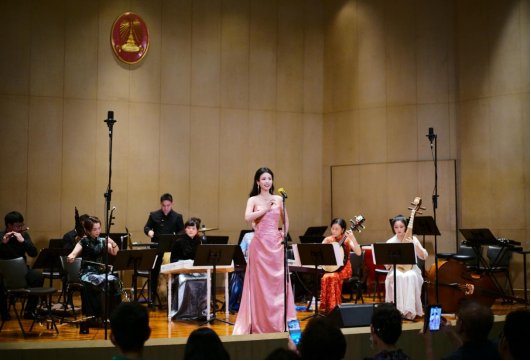 与朱拉隆功大学管弦乐团联合上演中泰文